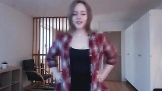 Babe can't handle the big dildo, it's just too much!