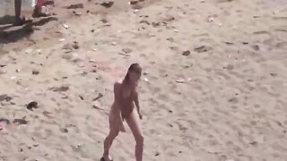 A pair of passionate lovers are not ashamed to show their bodies in the middle of the sea
