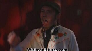 Bunch of wet pussies in the night club