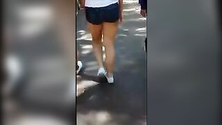 A student with a stunning figure has been spotted