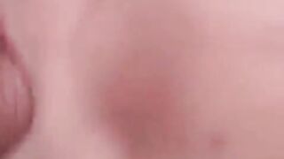 An experienced woman sucks the old man’s weak dick skillfully