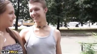 A guy licks the pussies of two pretty girls in a steamy scene