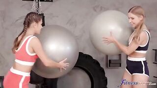 Passionate lesbians have a sweet and sensual pussy licking session