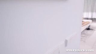 A sensual debut by Ada Lapiedra, a young and sexy model
