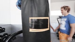 Face-to-Face Squatting with a Latina Vabbing in the Gym
