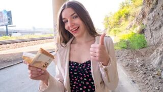 A girl agreed to have sex for 200 dollars with a stranger
