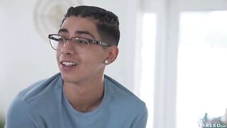 A young guy got stuck on his stepmom’s boobs, unable to move