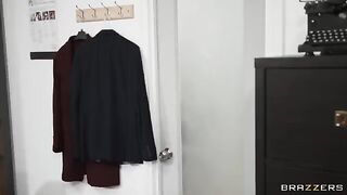 The guy fucked in the glory hole by an unknown girl in college