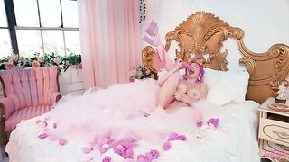 A glamorous lifestyle is accompanied by a solo performance with big tits