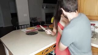 Sucking big tits before the dinner is a good thing