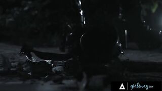 Thirsty Huntress Bangs Big-Titted Droids in the Wastelands