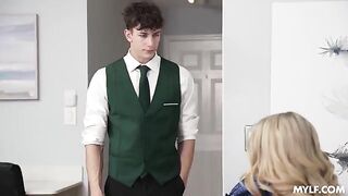 She broke up with her mom and now she is upset