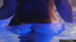 His cock is worthy of respect - Minet of a passionate brunette