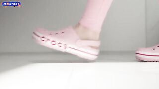 A red-haired beauty got a new suit and fucked in it