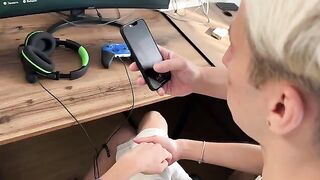 The man checked the strength of a girl’s pussy and streamers