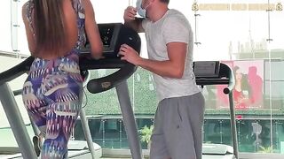 The pick-up guy nailed the hottest girl from the gym with a juicy ass