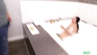 A girl with a juicy ass is looking for a guy who will fuck her