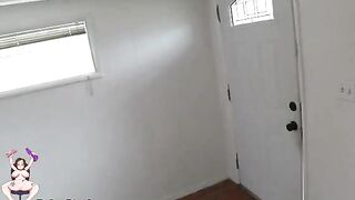 Squatter offered the homeowner her dirty pussy for sex