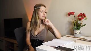 A girl with big tits wants to be free, showcasing her virtual desires