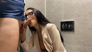 A man fucked a secretary right in the booth