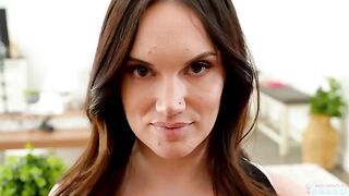 The guy gave his stepmom sexual satisfaction through his cock