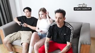 The team is assembled, it's time to work on her orgasm! - Lost in HD