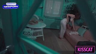 I could feel the sexual energy with every move she made