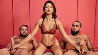 Their hands work in sync, and the guys moan in unison - HD