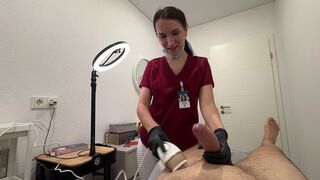A hot nurse smoothes out all the hairs before the sucking session