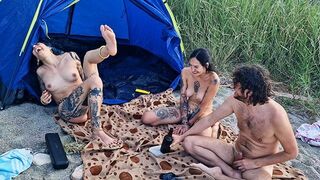 A game with a bottle led to sex on the holiday