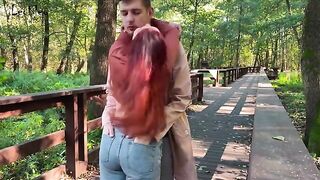 Couple has sex and the guy sucks her pussy outdoors